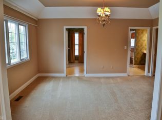 577 Rockbridge Rd, Nazareth, PA 18064