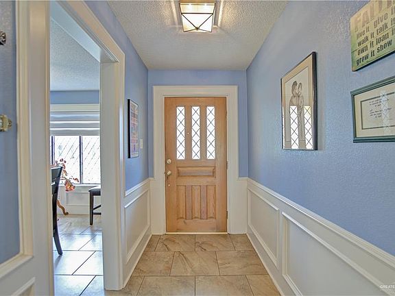 2nd image of 2509 Robin Ave