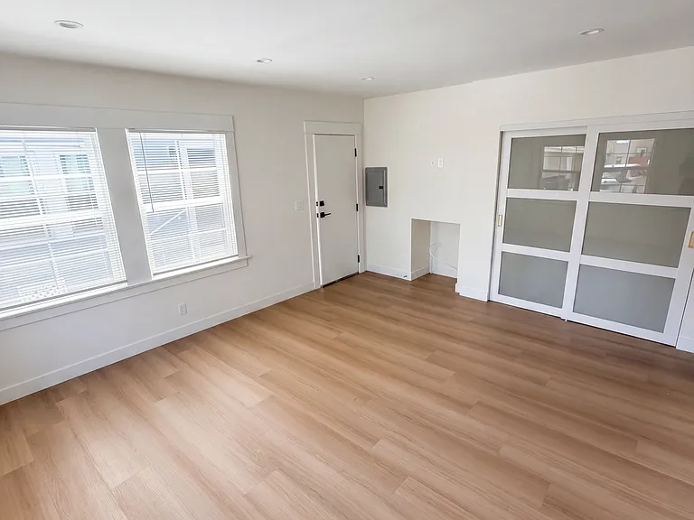38 Rose Ave #2 — Photo 4