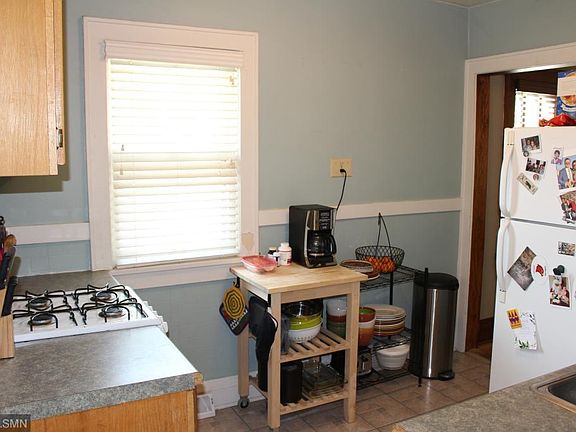 5th image of 1096 James Ave