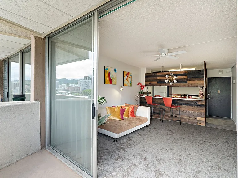 1050 Kinau St #806 — Photo 11