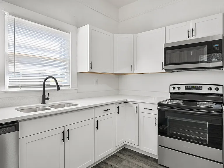 503 Hayes St — Photo 15