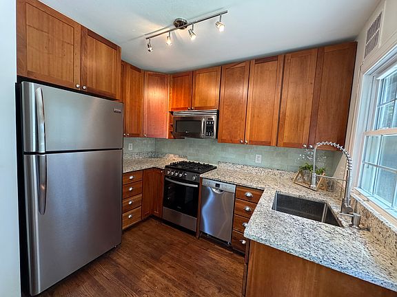 3rd image of 3107 Elmwood Dr