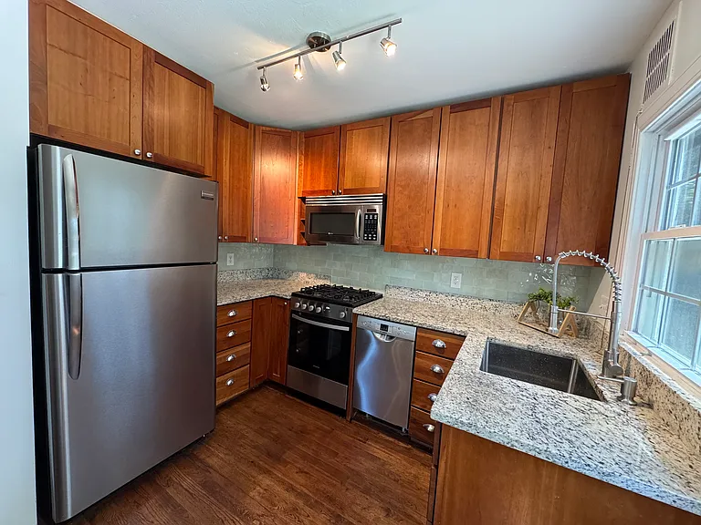 3107 Elmwood Dr — Photo 3