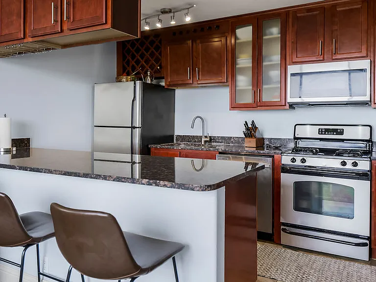 700 E 8th St #14 — Photo 13