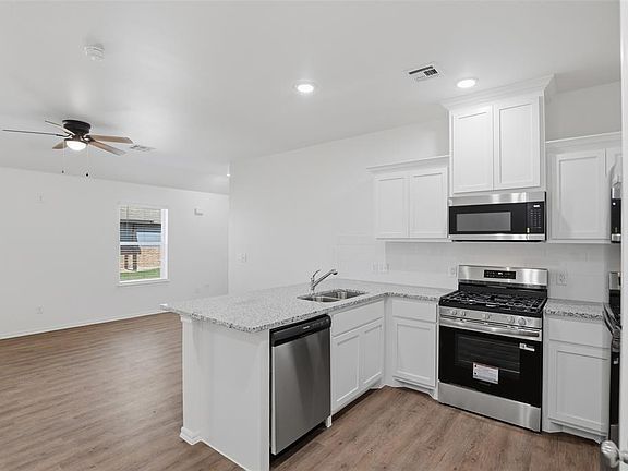 4th image of 10613 SW 17th Ct