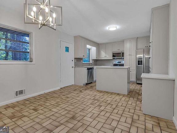 2nd image of 2676 Sherlock Dr