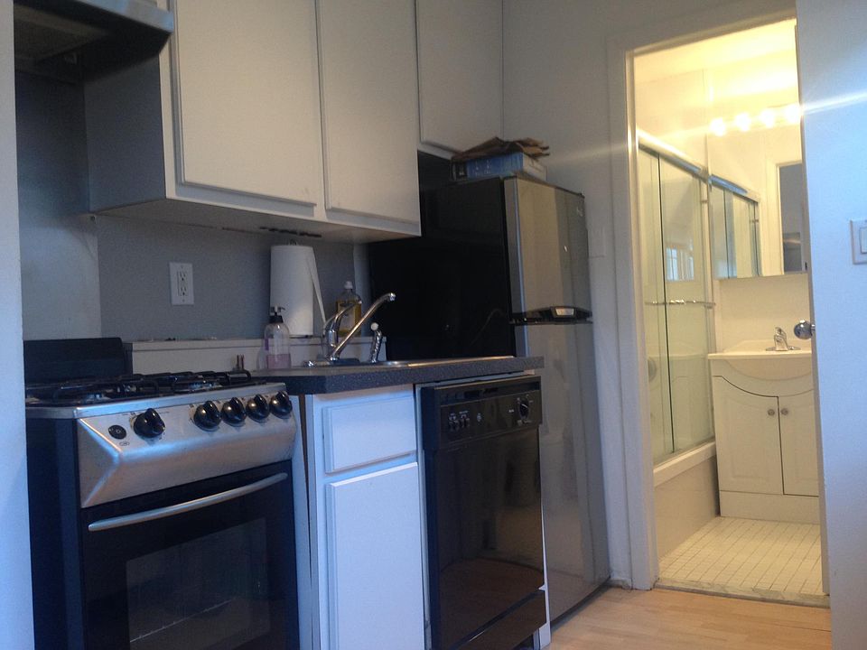 1st image of 215 E Broadway APT 2M