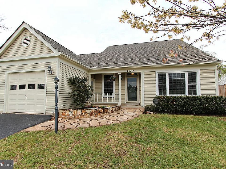 1st image of 21043 Thoreau Ct
