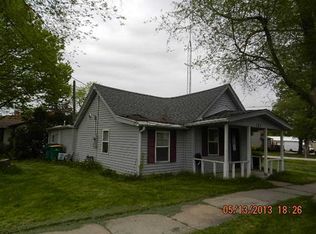 121 W 1st St, Kingston, IL 60145