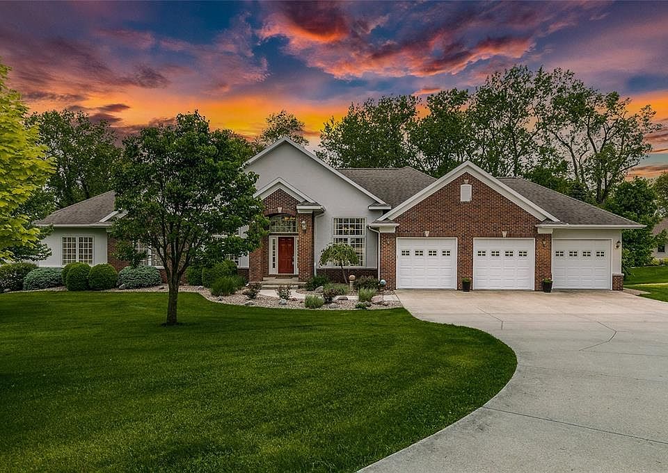 1st image of 2701 Holly Ct NW