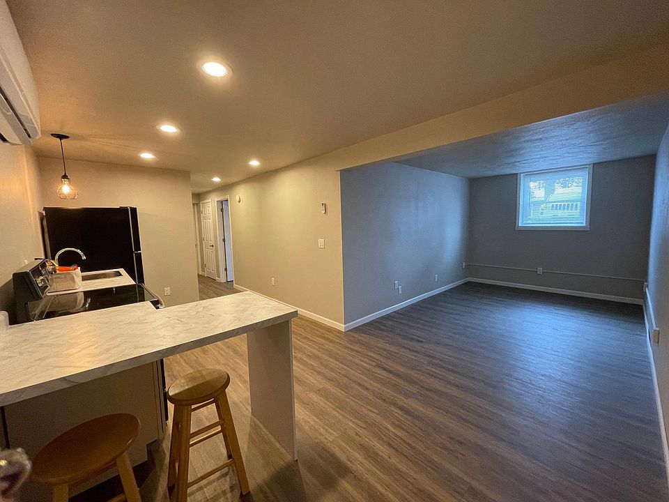 1st image of 402 Kennedy Dr #1A