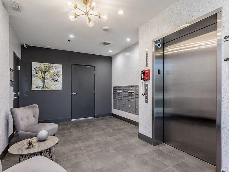 Lido Apartments - 1039 S Hobart — Photo 25