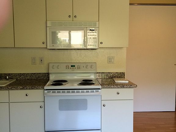 3rd image of 1632 10th Ave APT A