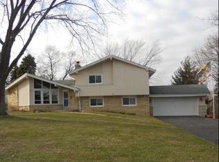 13040 Cardinal Crest Dr, Brookfield, WI 53005