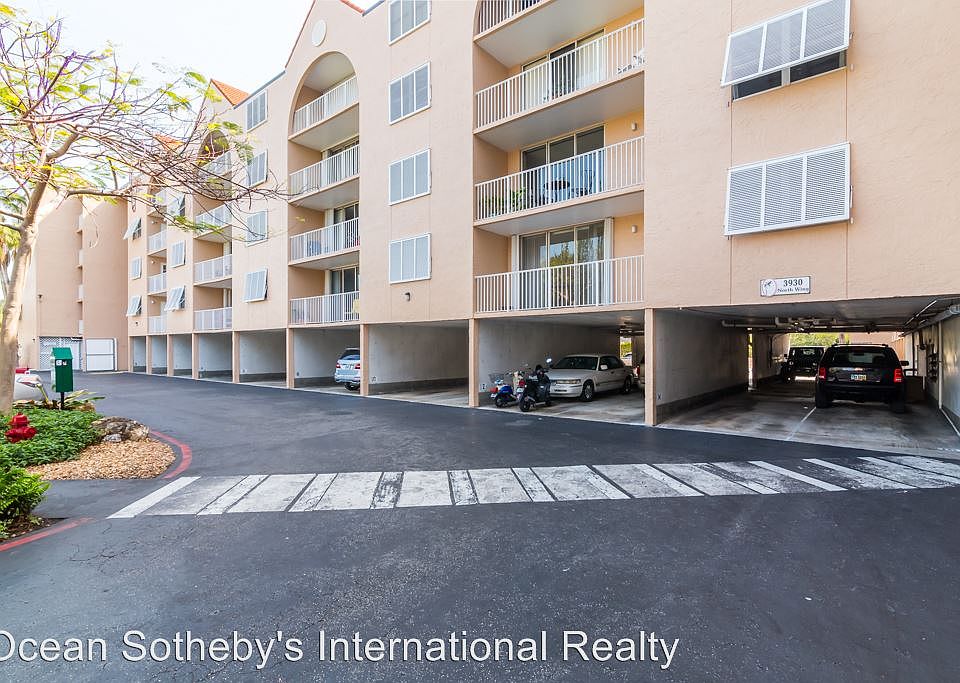 2nd image of 3930 S Roosevelt Blvd APT 410W