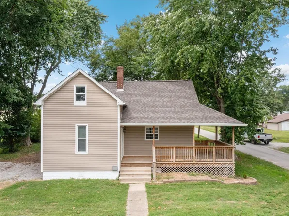 100 W Birch St, New Baden, IL 62265