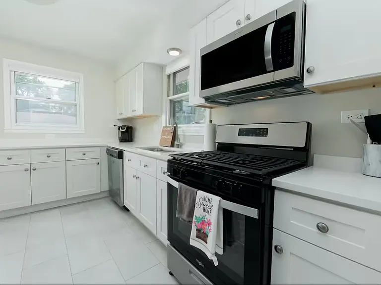 1314 Campbell Ave — Photo 5
