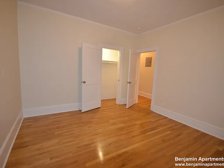 1589 Beacon St #4 — Photo 11