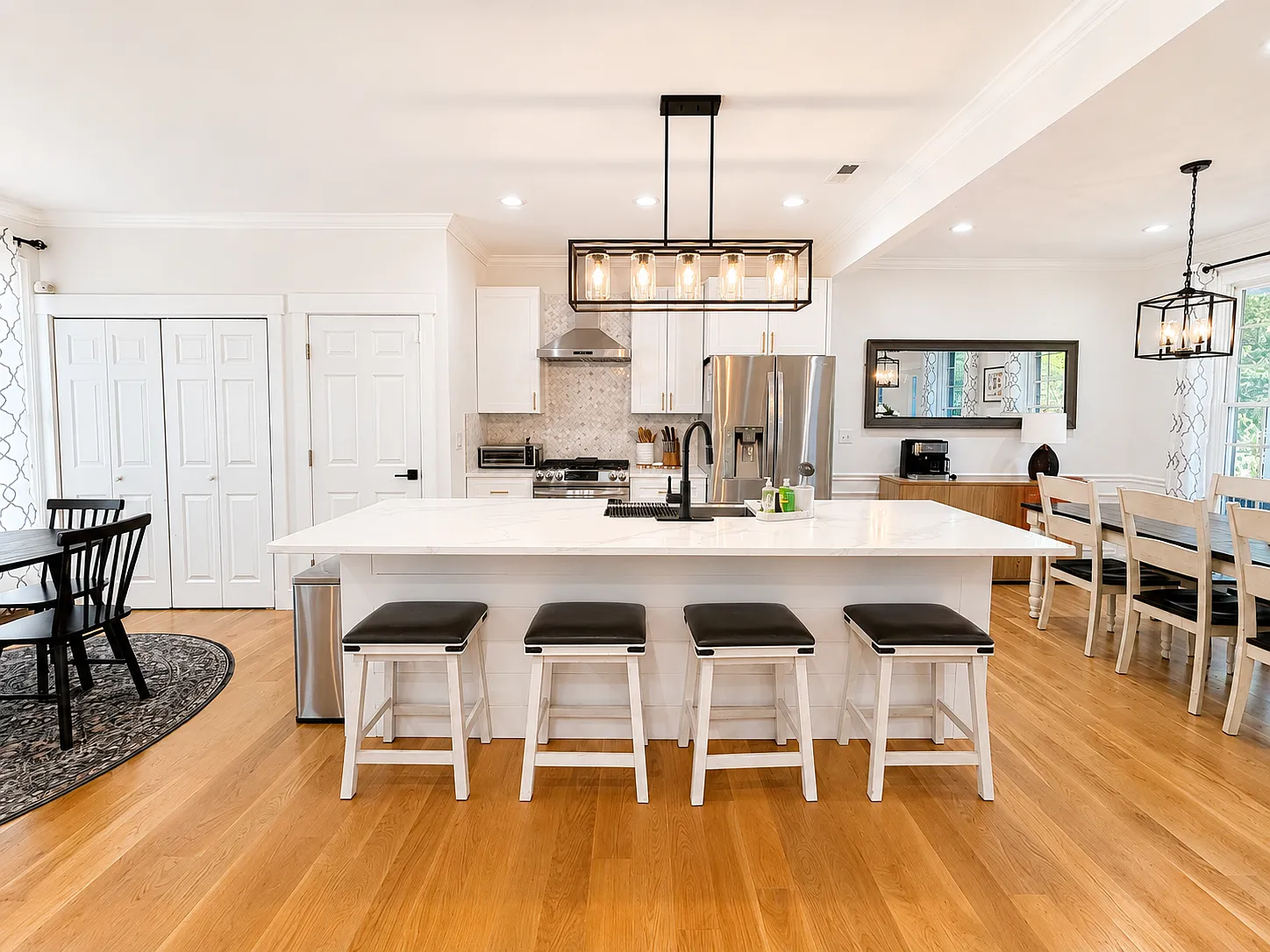 4 bed, 2.5 bath, 2125 sqft, $3,500 — Photo 4