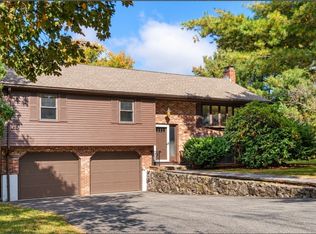 6 Aricia Ln, Winchester, MA 01890