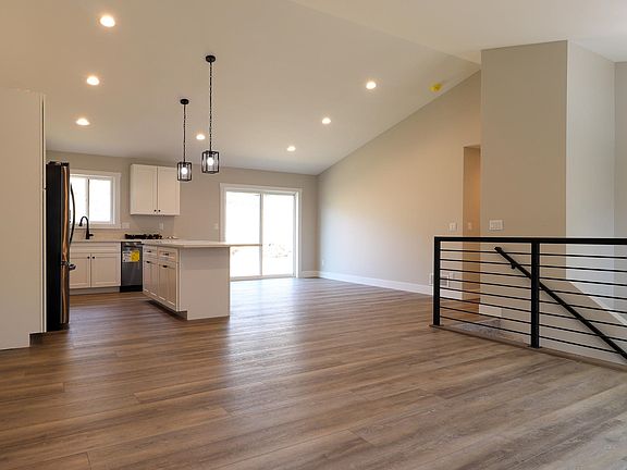4th image of 227 Olympic Heights Rd