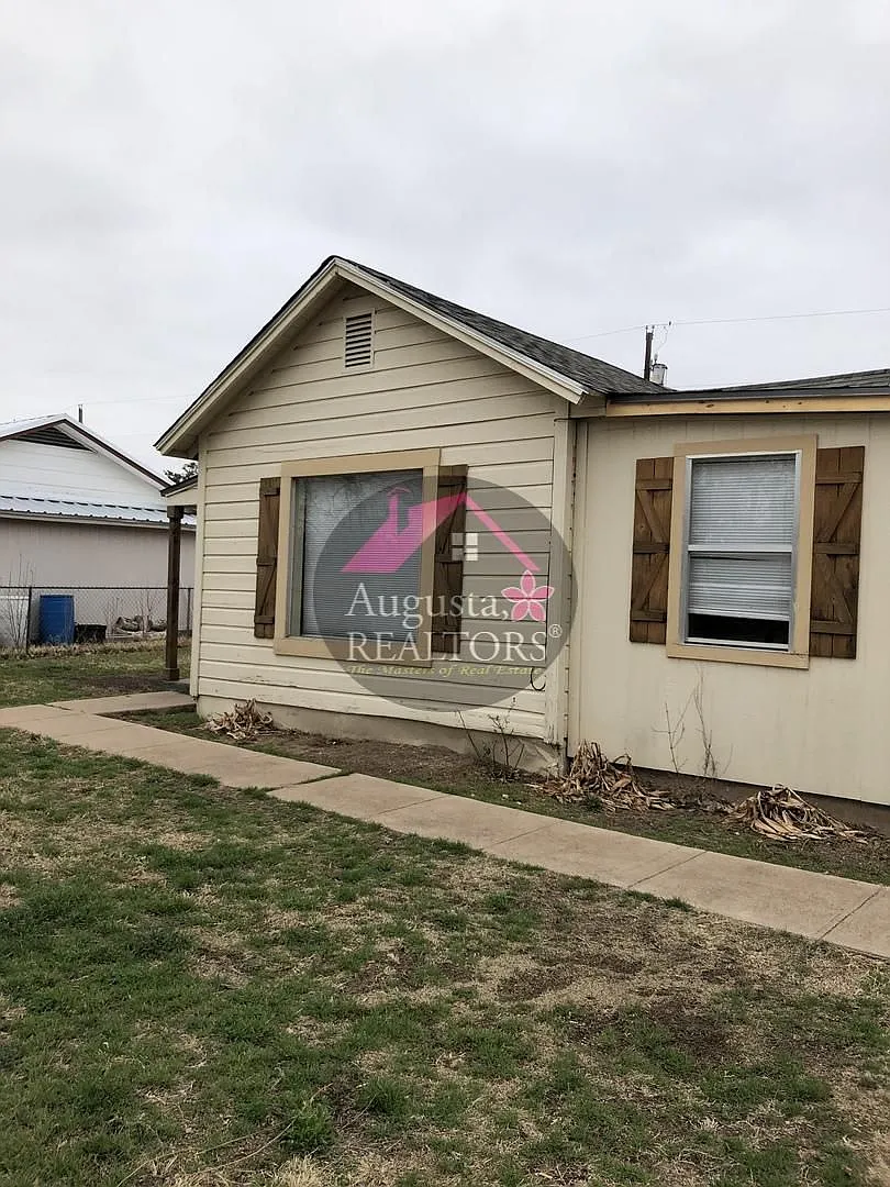 Building Photo - 1642 Poplar St