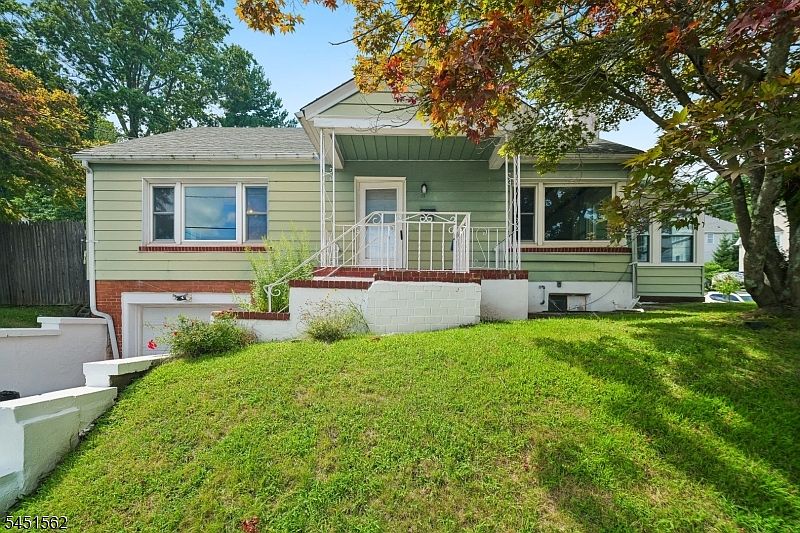 1st image of 38 Lincoln Ave