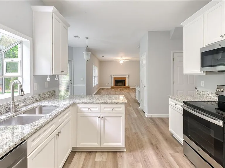 355 Lamme Chase — Photo 14