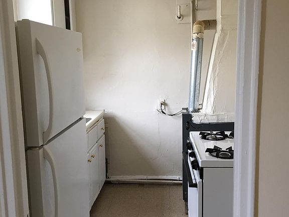 4th image of 204 Monticello Dr