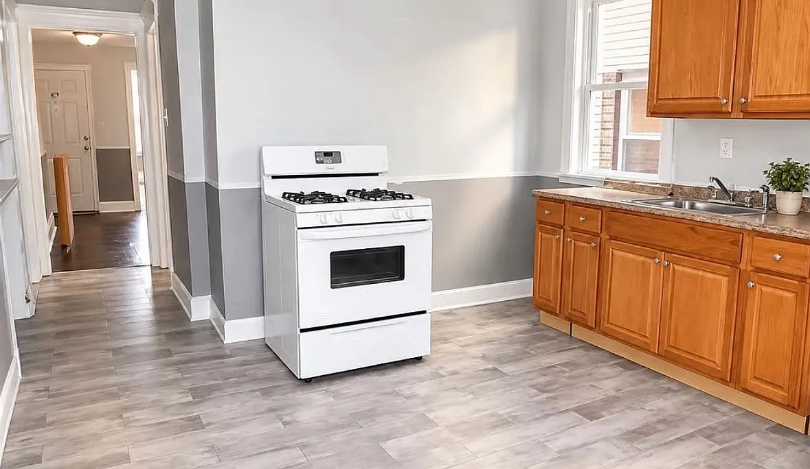 3 bed, $2,000 — Photo 2