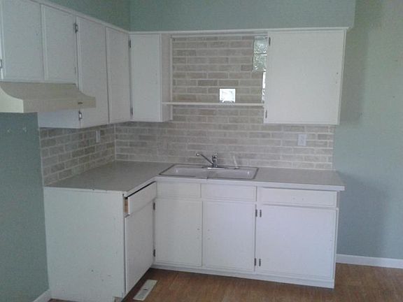 5th image of 727 Richardson Ave