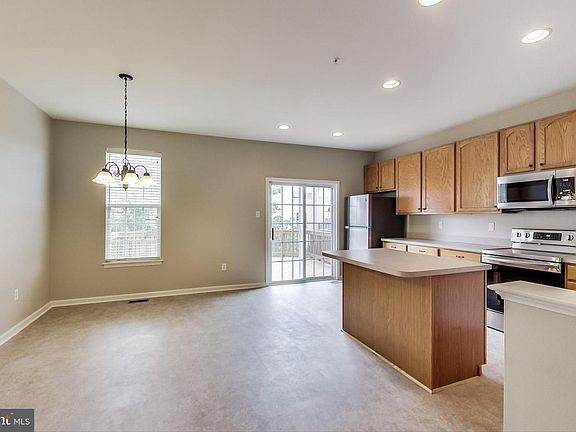 4th image of 2609 Lotuswood Ct