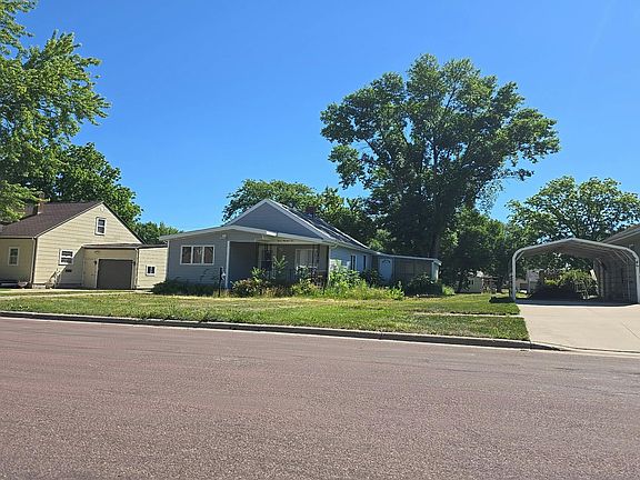 2nd image of 705 S Elm St