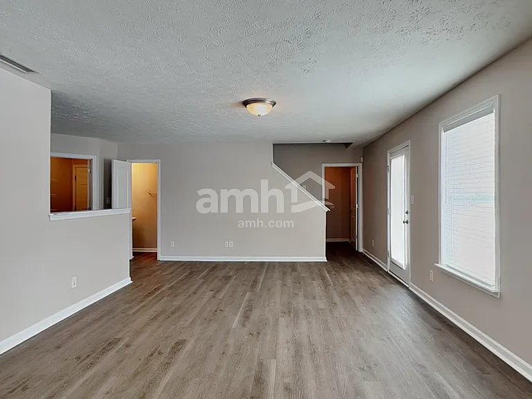 2376 Blackthorn Dr — Photo 5