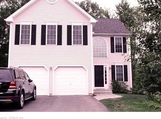 58 Schoolhouse Lndg, East Granby, CT 06026