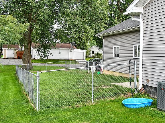 5th image of 519 W Maumee Ave