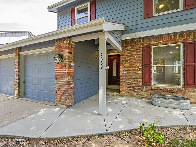7639 E Mineral Pl — Photo 3