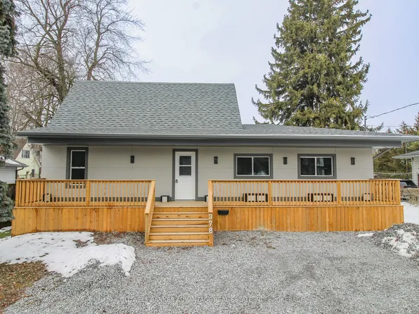 378 Thorold Rd, Welland, ON L3C 3W6