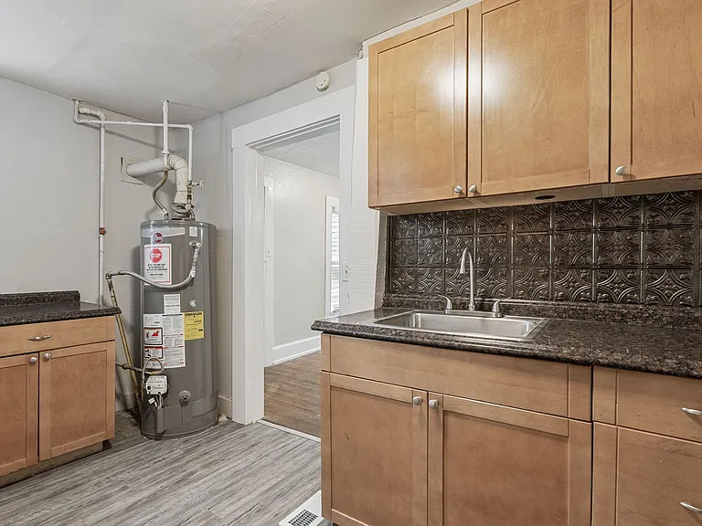Duplex Apartment on 17th Avenue — Photo 3