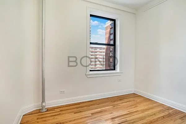 Rented by Bond New York | media 35