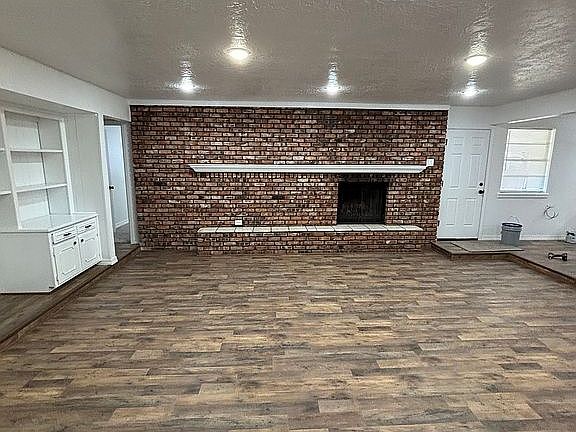 2nd image of 1732 Belvoir Cir