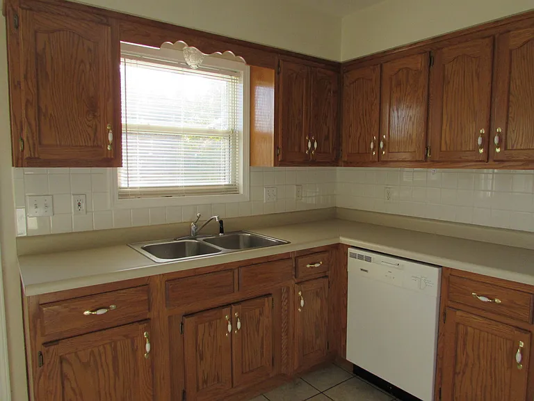 20115 Salina Rd — Photo 6