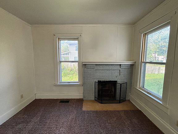 5th image of 709 W Willard St APT A