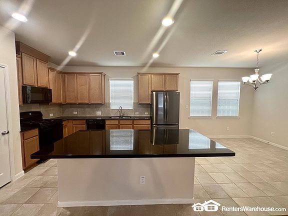 5th image of 7027 Pavilion Dr