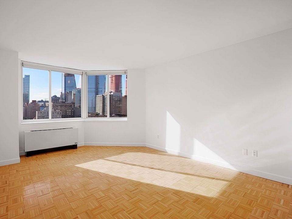 1st image of 420 W 42nd St APT 15G
