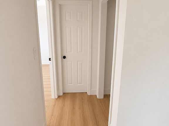 4th image of 2113 Wesleygrove Ave