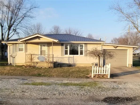 212 Maple St, Dieterich, IL 62424