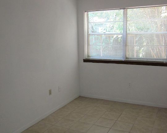 2nd image of 1835 NW 5th Ave APT 2