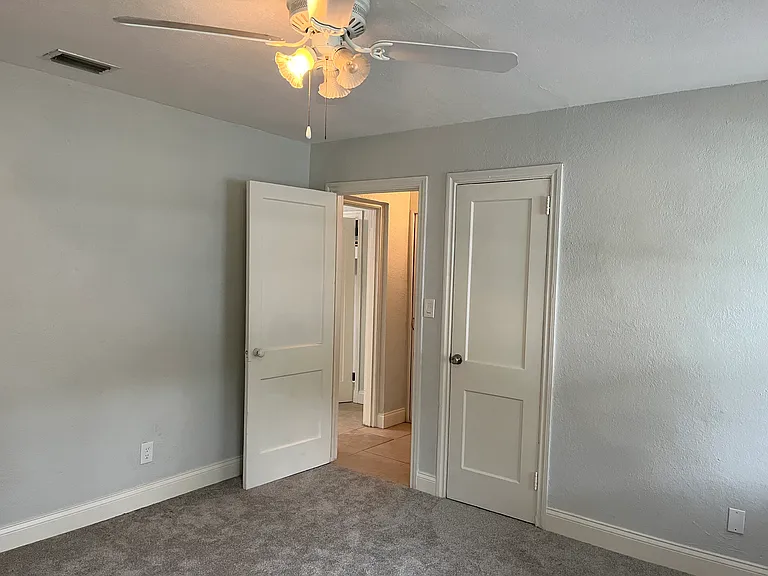 718 E Anderson St — Photo 13